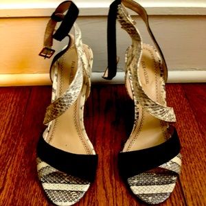 Pour la Victoire Wedges 🖤🤍